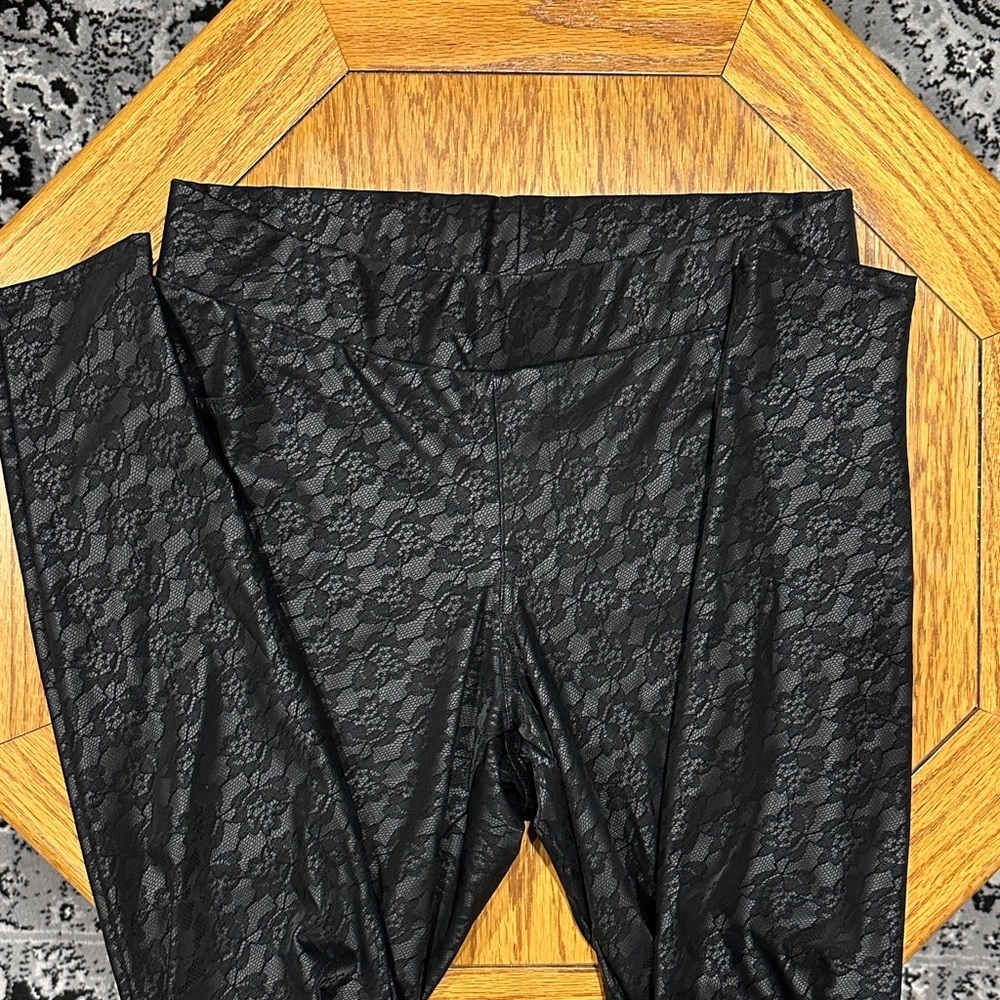 *TORRID* Black Lace Leggings NWT Size 0/Large/12 - Picture 6 of 12